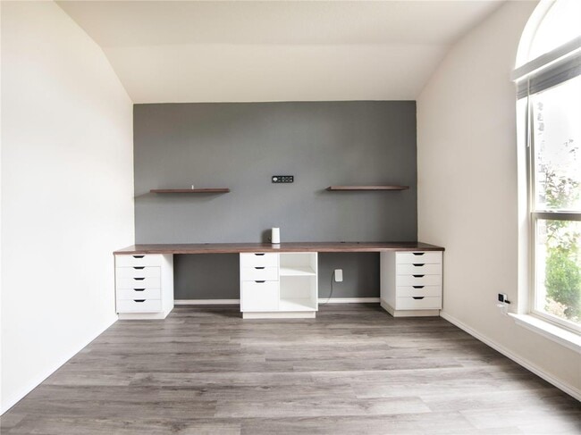 Building Photo - 106 Reagor Dr