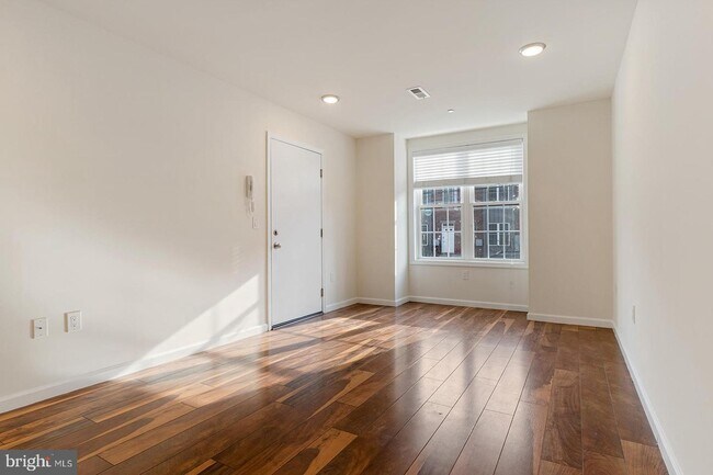 Building Photo - 4615 Sansom St