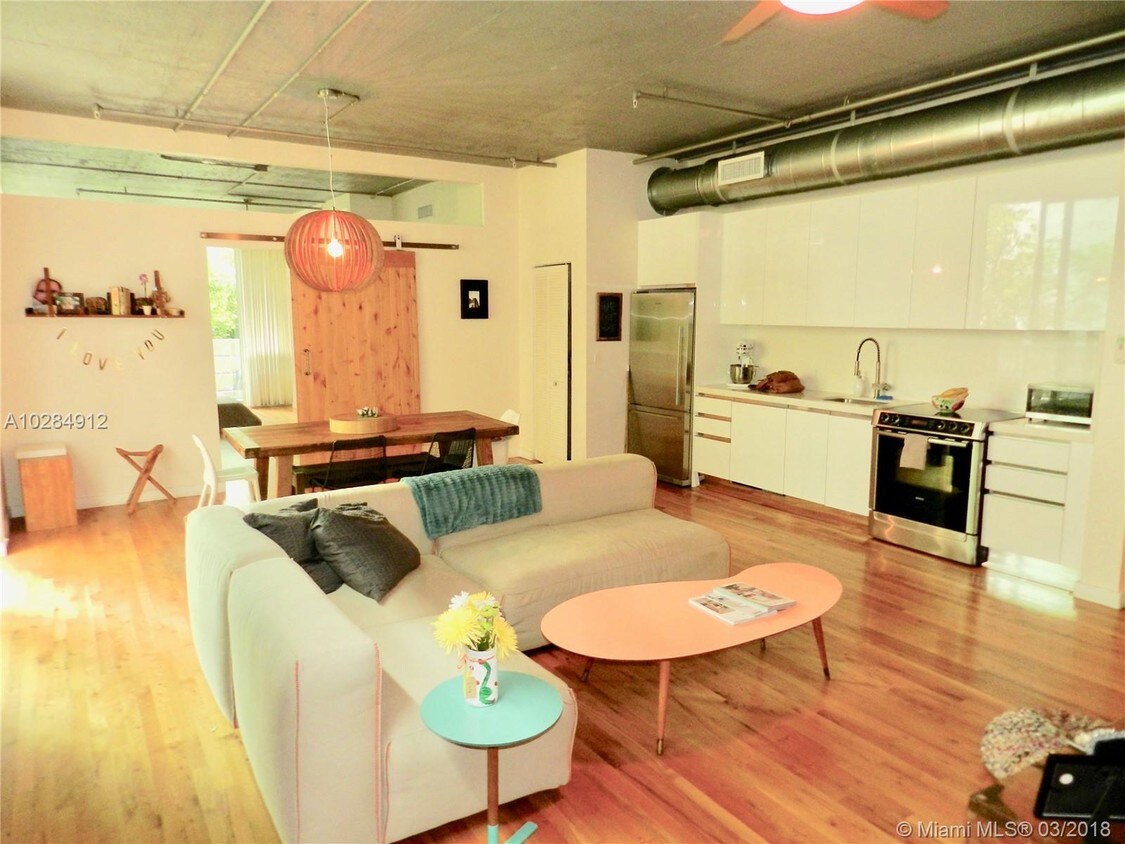 Primary Photo - 1700 Meridian Ave