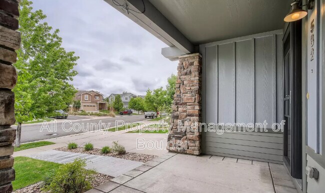 Building Photo - 582 Cordova Ct