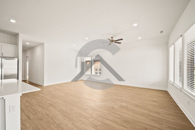 Foto del edificio - 621 Riley Ln