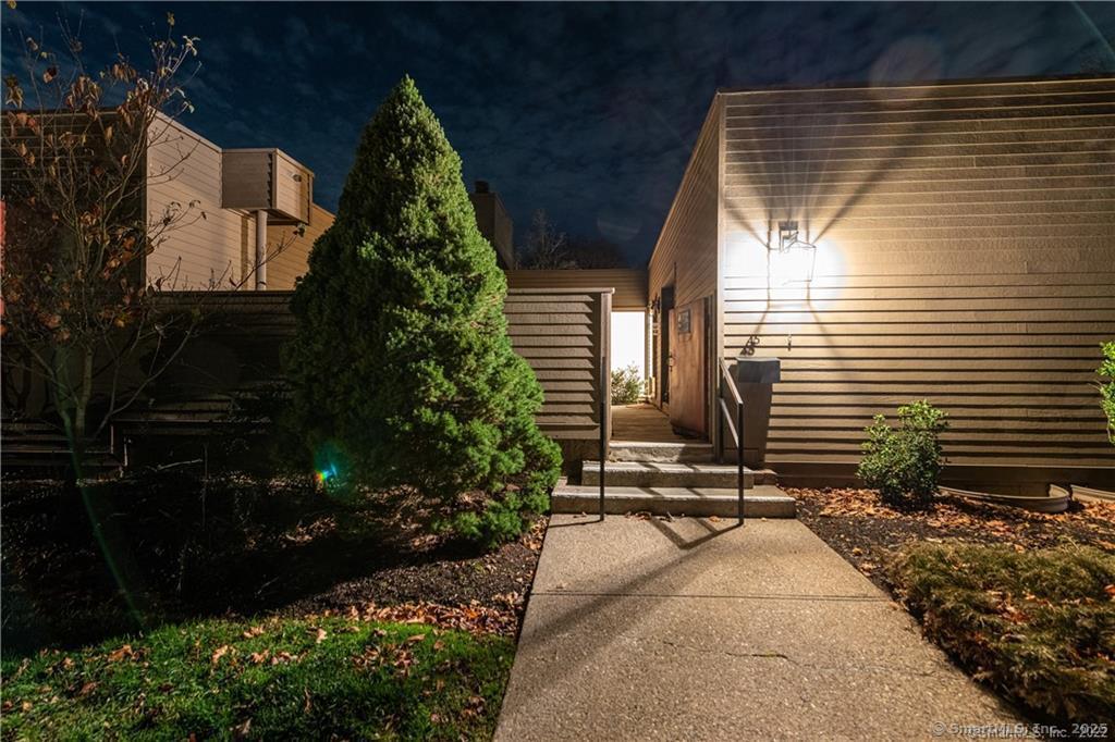 Foto principal - 59 Charlton Hill Rd
