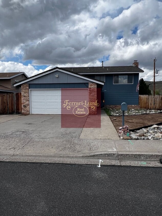 Primary Photo - ?? 4 bedroom home near UNR- Kay DeAlba Pro...