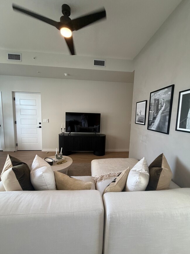Building Photo - 11291 Biscayne Blvd