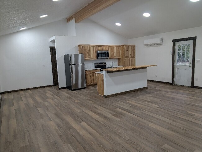 Foto del edificio - 320 S Toutle Rd