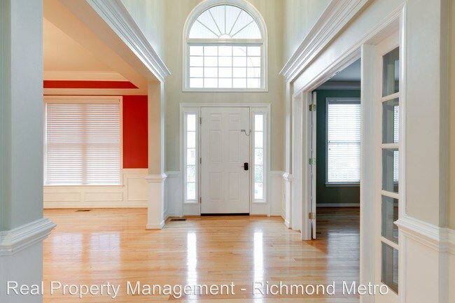 Building Photo - 4 br, 3.5 bath House - 8101 Hampton Valley Dr