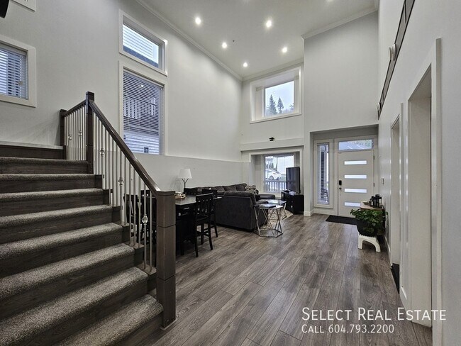 Building Photo - 8512 Forest Gate Dr