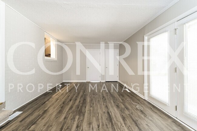 Foto del edificio - 7021 Midland Drive