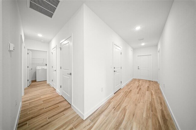 Foto del edificio - 1689 SW Abingdon Ave