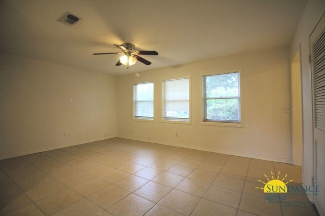 Foto del edificio - 36 Carlton Ct NW
