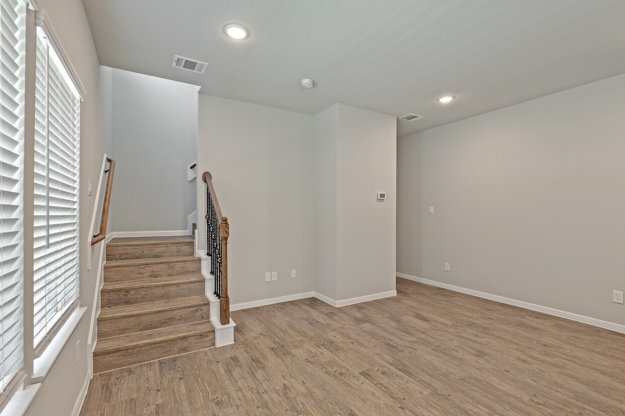 Building Photo - 13502 Axel Ln