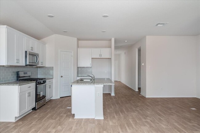 Building Photo - 1658 Ruben Dr