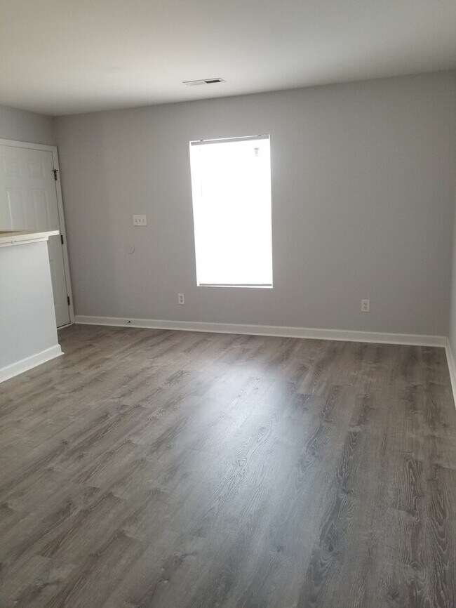 Building Photo - Apartment for Rent
