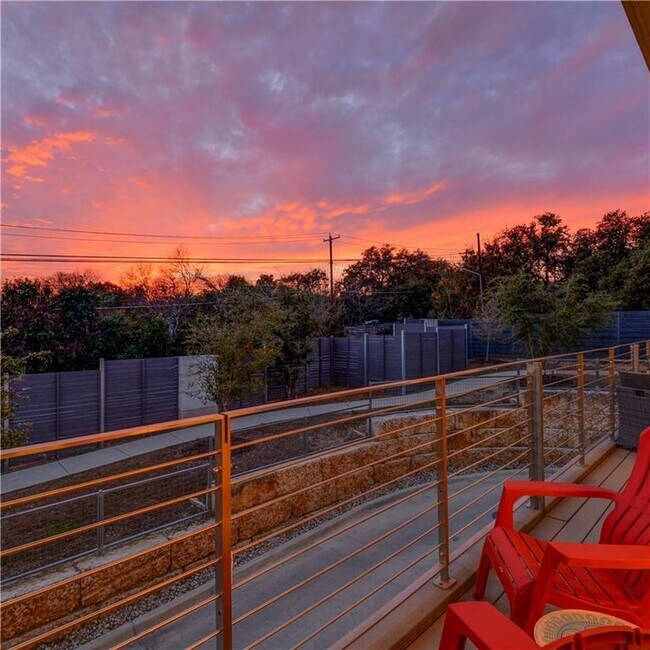 Foto del edificio - 604 N Bluff Dr