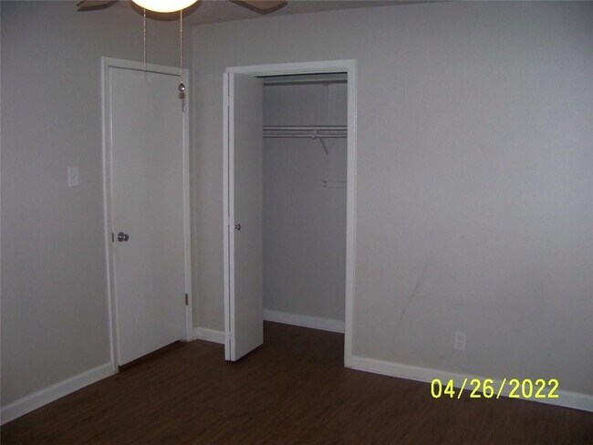 Building Photo - 7712 Islander Dr