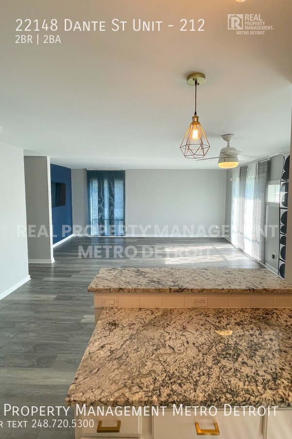 Foto del edificio - 22148 Dante St