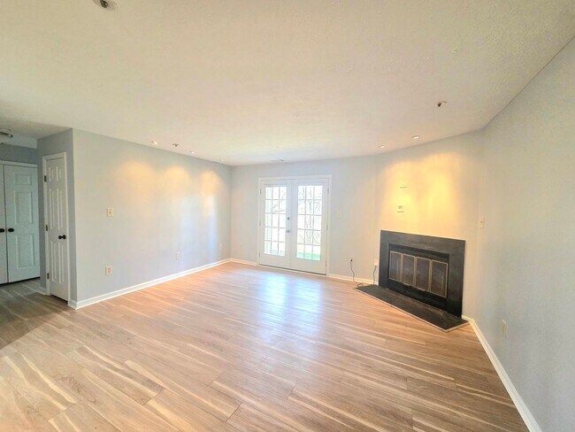 Foto del edificio - Beautiful 2 BR/2 BA Condo in Ellicott City!