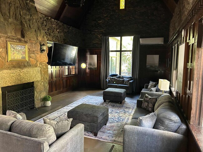 Foto del edificio - 1414 Dinglewood Dr