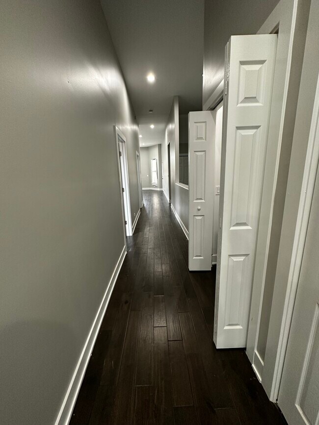 Foto del edificio - 3330 S Indiana Ave