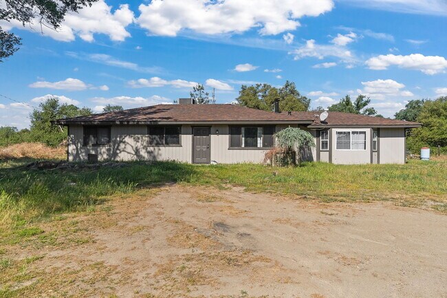 Foto del edificio - 31331 Auberry Rd