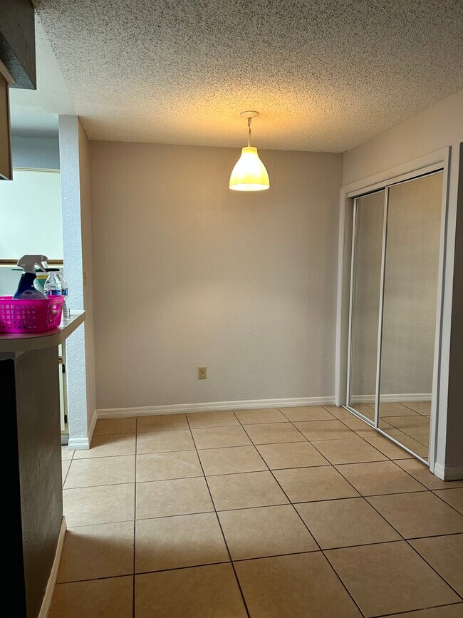 Dining room - 5530 Chrishire Way