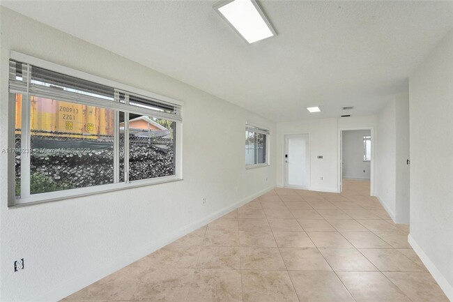 Building Photo - 1154 NW 103rd St