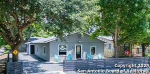 Building Photo - 555 Hansford St