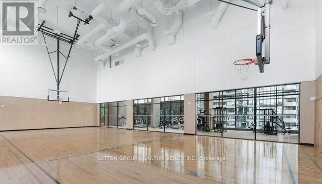 Photo du bâtiment - 395 Square One Dr