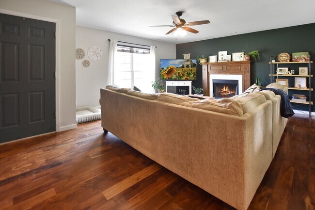 Foto del edificio - Pet Friendly Three Bedroom with Basement!