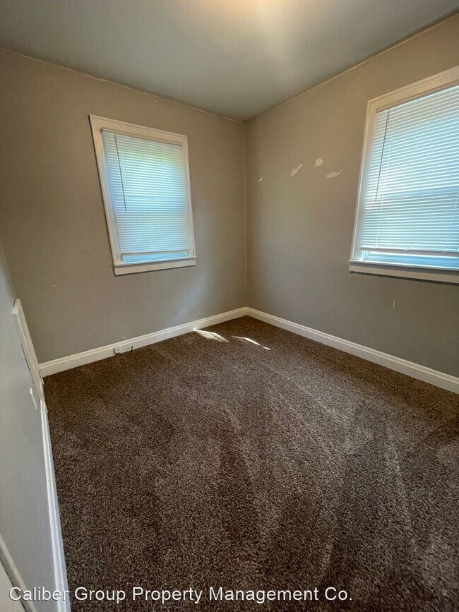 Building Photo - 3 br, 1 bath House - 704 W 18th St.