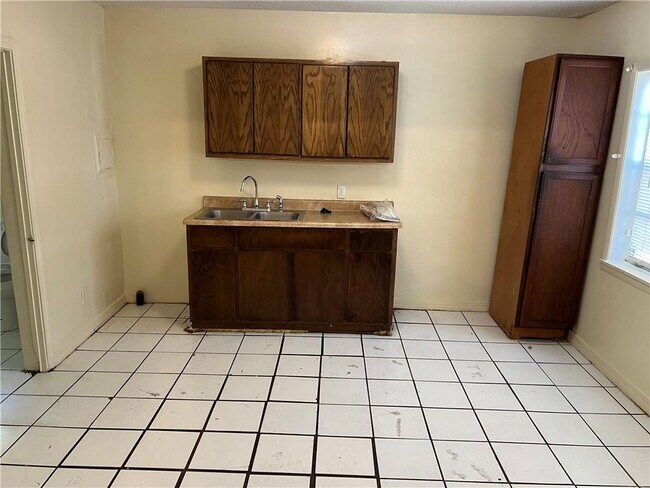 Foto del edificio - 1801 Goodyear Ave