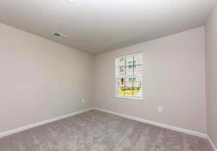 Building Photo - 1124 Dovetail Cir