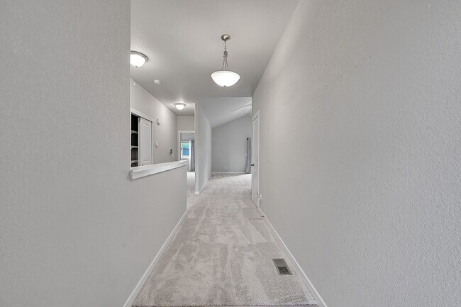 Foto del edificio - $2,895 - 4 Bed, 3 Bath Home in Colorado Sp...