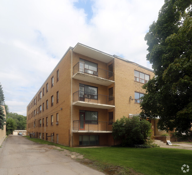 Building Photo - 680 Sheppard Ave E