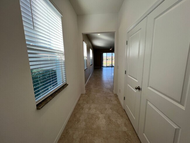 Foto del edificio - 55+ community in Four Seasons of Orlando 2 bedroom, 2 bathroom, with a 2 stall attached garage on...