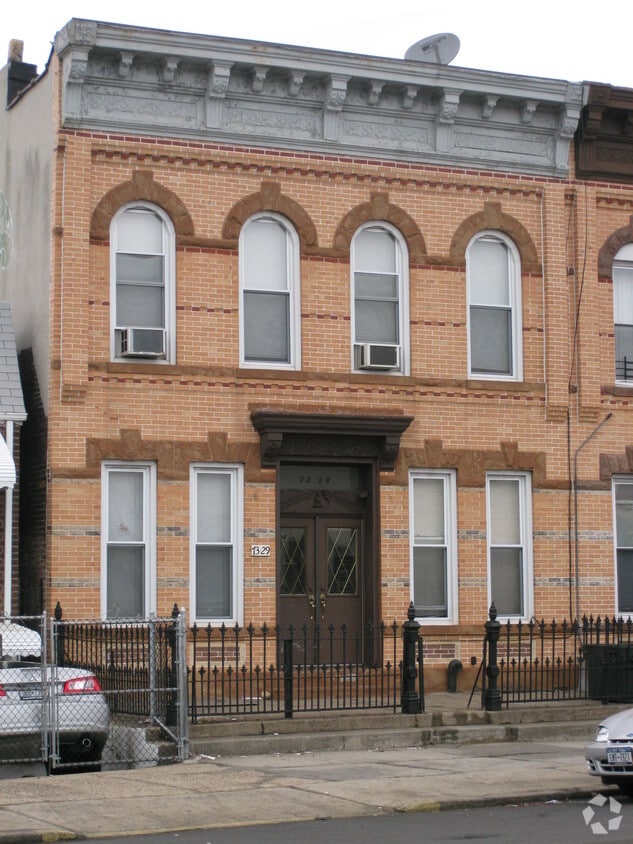 Building Photo - 73-29 Grand Ave