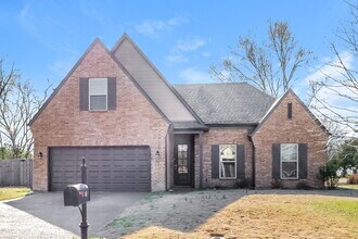 Building Photo - 45 Green Hills Dr