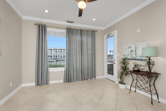 Building Photo - 168 Lake Point Blvd