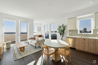 Interior Photo - 689 Catalina