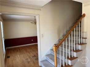 Building Photo - 140 Yorkshire Rd