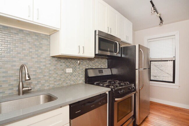 Building Photo - 2420 N Kedzie Blvd