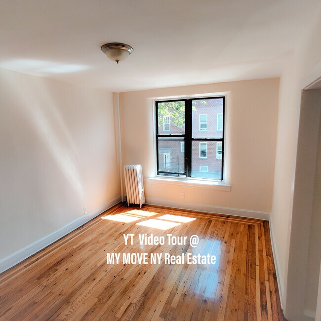 Foto del edificio - 235 Quentin Rd