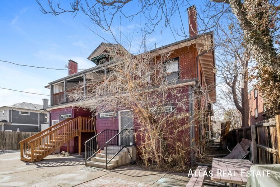 Foto del edificio - 1066 N Clarkson St