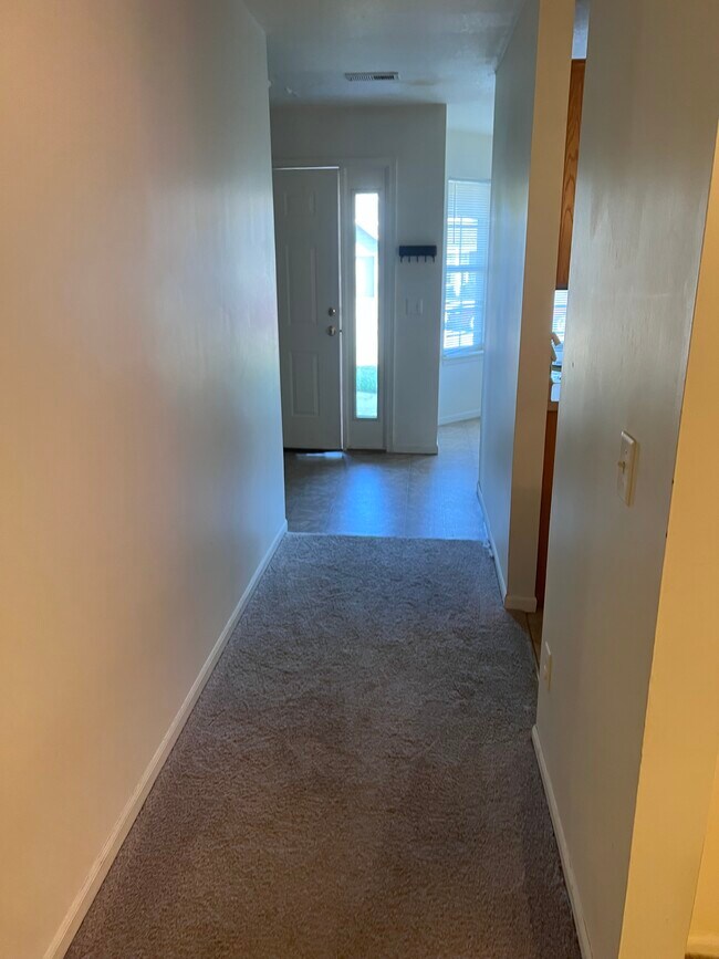 Foto del edificio - 2303 E 27th Terrace