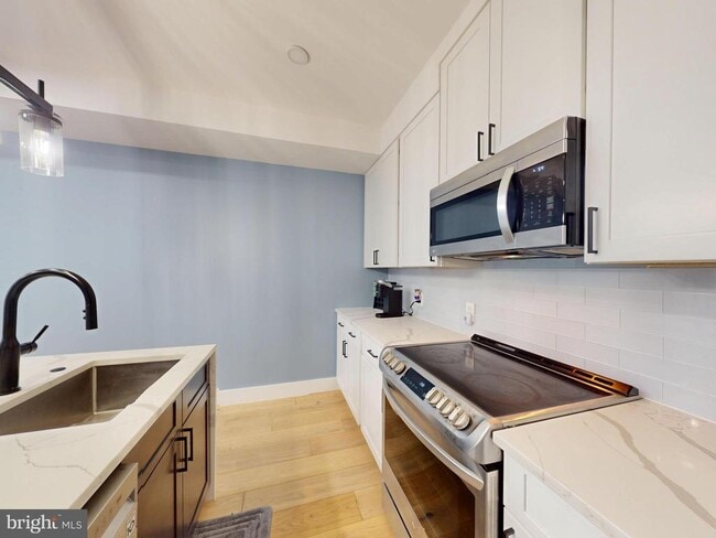 Building Photo - 927 Kennedy St NW