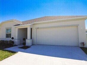Building Photo - 423 Taft Dr