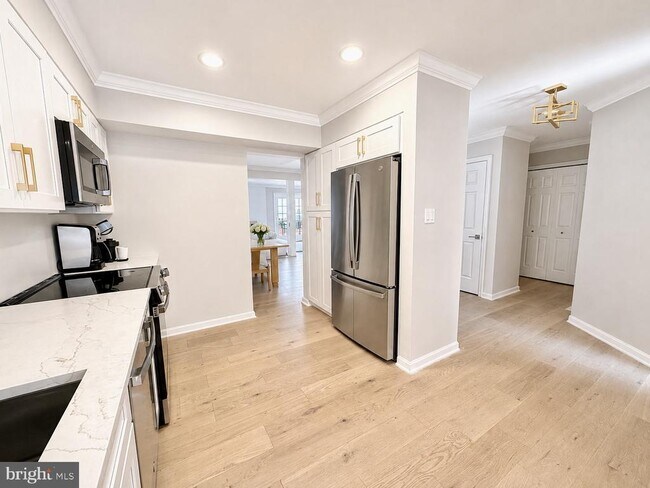 Foto del edificio - 12 River Oaks Cir