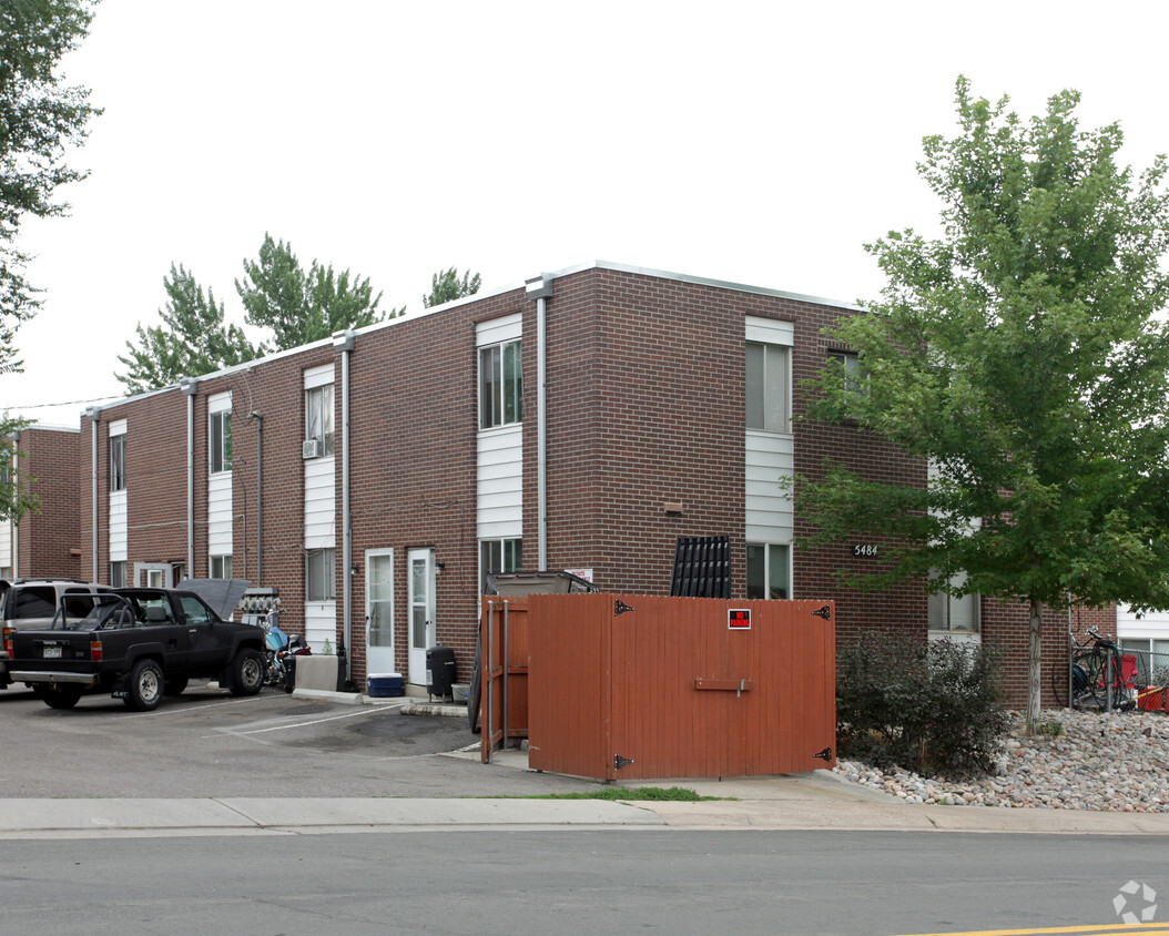 Building Photo - South Huron Street Townhomes