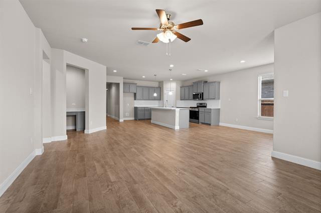 Building Photo - 825 Blackhorse Trl