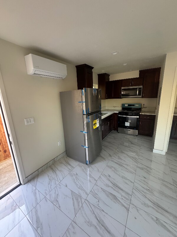 Foto del edificio - 1193 N Ardmore Ave